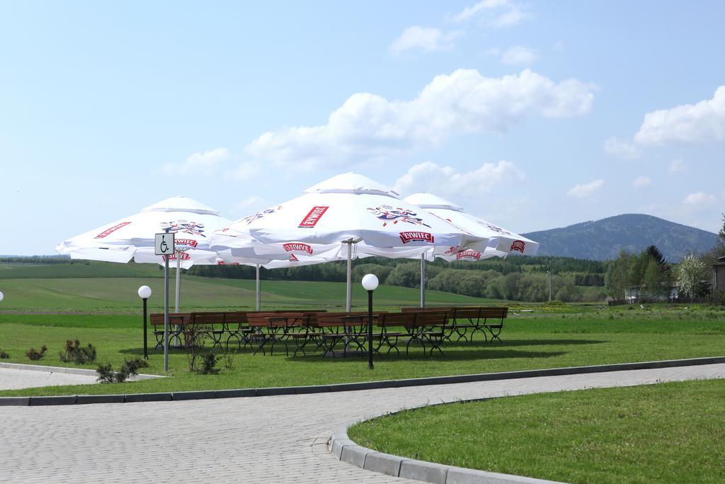 פרודניק Biala Akacja Resort & Business מראה חיצוני תמונה