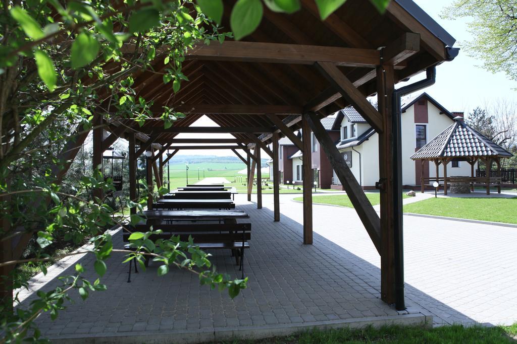 פרודניק Biala Akacja Resort & Business מראה חיצוני תמונה